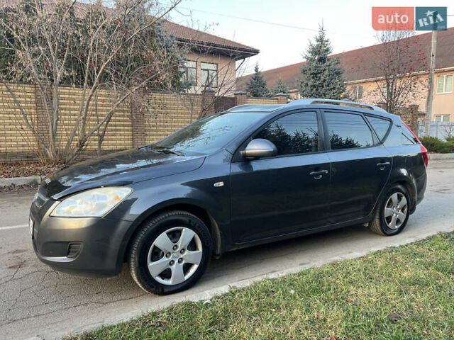 Серый Киа Сид, объемом двигателя 1.59 л и пробегом 249 тыс. км за 6250 $, фото 14 на Automoto.ua