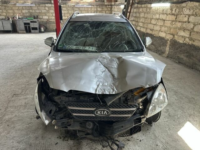 Серый Киа Сид, объемом двигателя 1.6 л и пробегом 281 тыс. км за 1750 $, фото 2 на Automoto.ua