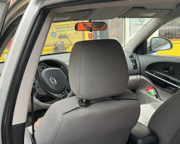 Серый Киа Сид, объемом двигателя 1.59 л и пробегом 128 тыс. км за 6500 $, фото 5 на Automoto.ua