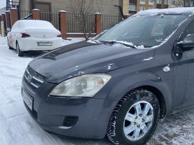 Сірий Кіа Сід, об'ємом двигуна 1.6 л та пробігом 200 тис. км за 3499 $, фото 6 на Automoto.ua