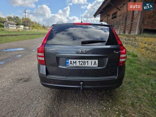 Серый Киа Сид, объемом двигателя 1.58 л и пробегом 246 тыс. км за 5300 $, фото 2 на Automoto.ua