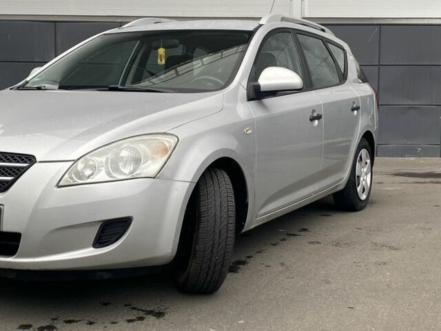 Серый Киа Сид, объемом двигателя 1.4 л и пробегом 227 тыс. км за 5300 $, фото 1 на Automoto.ua