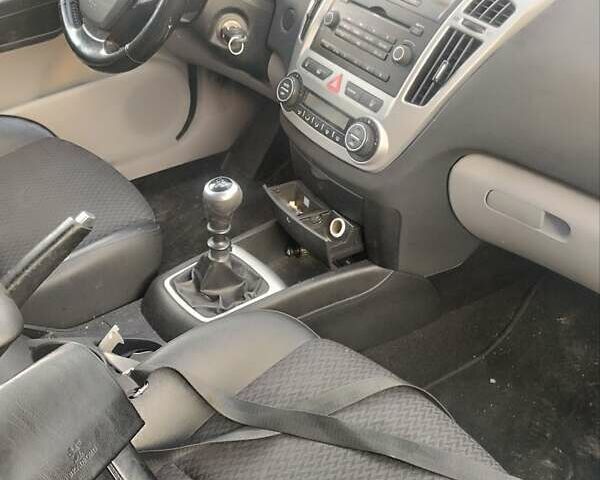 Серый Киа Сид, объемом двигателя 1.4 л и пробегом 155 тыс. км за 5600 $, фото 2 на Automoto.ua