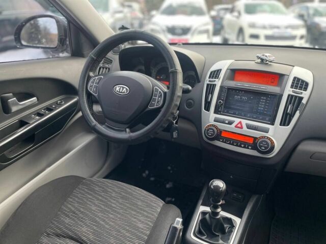 Сірий Кіа Сід, об'ємом двигуна 2 л та пробігом 203 тис. км за 7400 $, фото 15 на Automoto.ua