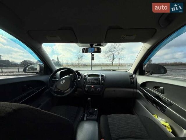 Серый Киа Сид, объемом двигателя 1.6 л и пробегом 247 тыс. км за 5999 $, фото 11 на Automoto.ua