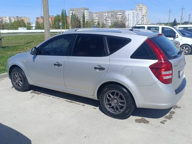 Киа Сид 2008 в Нетешине на Automoto.ua Серый Киа Сид, объемом двигателя 1.6 л и пробегом 224 тыс. км за 5600 $, фото 2 на Automoto.ua