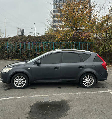 Серый Киа Сид, объемом двигателя 1.4 л и пробегом 258 тыс. км за 4599 $, фото 5 на Automoto.ua