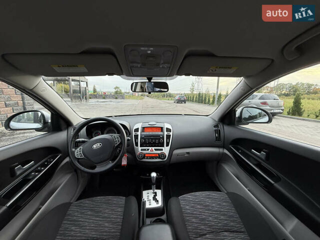 Серый Киа Сид, объемом двигателя 1.6 л и пробегом 197 тыс. км за 6700 $, фото 7 на Automoto.ua