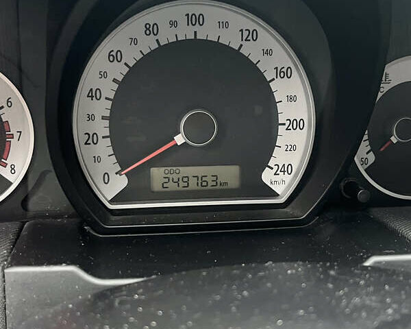 Серый Киа Сид, объемом двигателя 1.59 л и пробегом 249 тыс. км за 5100 $, фото 5 на Automoto.ua