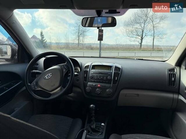 Серый Киа Сид, объемом двигателя 1.6 л и пробегом 247 тыс. км за 5999 $, фото 10 на Automoto.ua