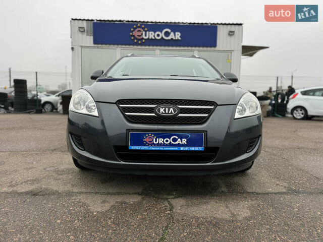 Серый Киа Сид, объемом двигателя 1.6 л и пробегом 216 тыс. км за 7300 $, фото 2 на Automoto.ua