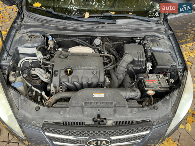 Серый Киа Сид, объемом двигателя 1.4 л и пробегом 800 тыс. км за 5499 $, фото 5 на Automoto.ua