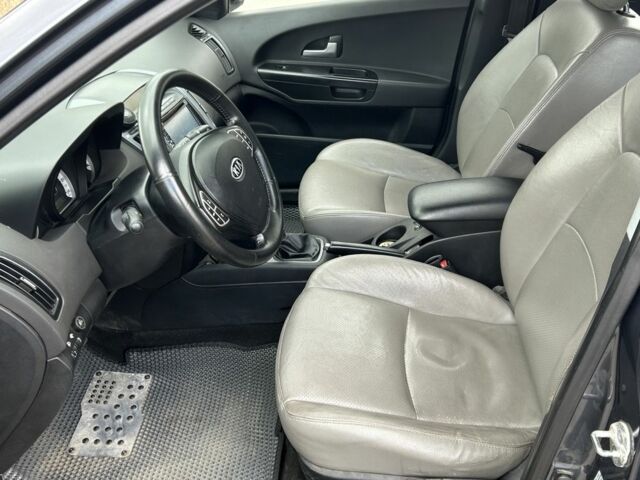 Серый Киа Сид, объемом двигателя 1.6 л и пробегом 238 тыс. км за 5450 $, фото 8 на Automoto.ua