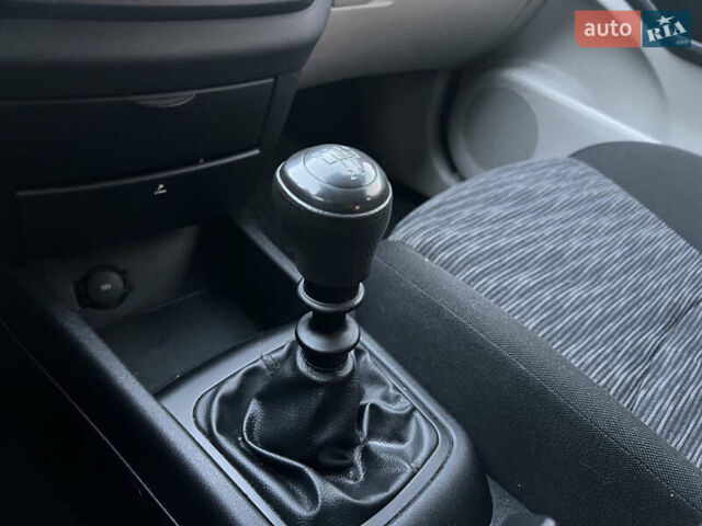 Серый Киа Сид, объемом двигателя 1.59 л и пробегом 249 тыс. км за 6250 $, фото 36 на Automoto.ua