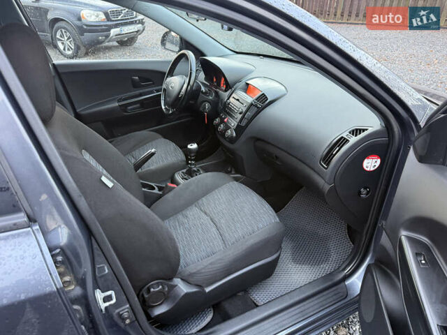 Сірий Кіа Сід, об'ємом двигуна 1.58 л та пробігом 346 тис. км за 5200 $, фото 52 на Automoto.ua
