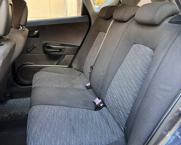 Сірий Кіа Сід, об'ємом двигуна 1.6 л та пробігом 275 тис. км за 5000 $, фото 18 на Automoto.ua