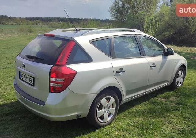 Серый Киа Сид, объемом двигателя 1.59 л и пробегом 400 тыс. км за 5000 $, фото 7 на Automoto.ua