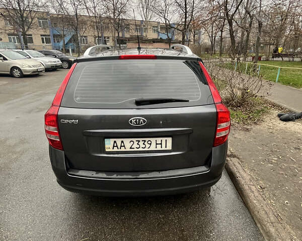 Серый Киа Сид, объемом двигателя 1.59 л и пробегом 249 тыс. км за 5100 $, фото 1 на Automoto.ua