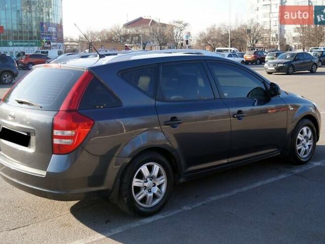 Киа Сид 2008 в Запорожье на Automoto.ua Серый Киа Сид, объемом двигателя 1.6 л и пробегом 230 тыс. км за 5300 $, фото 1 на Automoto.ua
