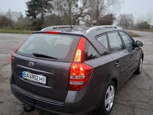 Серый Киа Сид, объемом двигателя 1.4 л и пробегом 228 тыс. км за 6200 $, фото 3 на Automoto.ua
