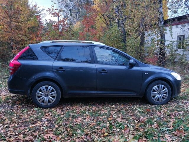 Серый Киа Сид, объемом двигателя 1.6 л и пробегом 345 тыс. км за 5500 $, фото 2 на Automoto.ua
