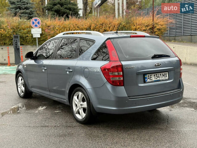 Киа Сид 2008 в Днепре (Днепропетровске) на Automoto.ua Серый Киа Сид, объемом двигателя 2 л и пробегом 92 тыс. км за 6399 $, фото 5 на Automoto.ua