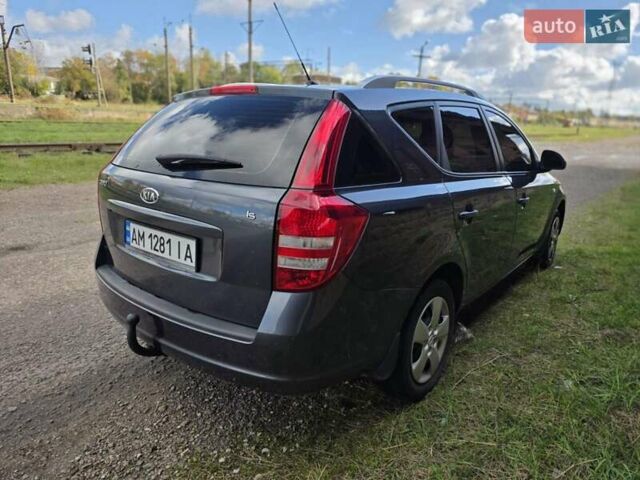 Серый Киа Сид, объемом двигателя 1.58 л и пробегом 246 тыс. км за 5300 $, фото 5 на Automoto.ua
