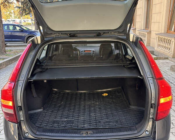 Сірий Кіа Сід, об'ємом двигуна 1.6 л та пробігом 275 тис. км за 5000 $, фото 13 на Automoto.ua