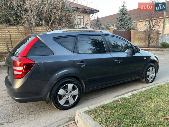 Серый Киа Сид, объемом двигателя 1.59 л и пробегом 249 тыс. км за 6250 $, фото 22 на Automoto.ua