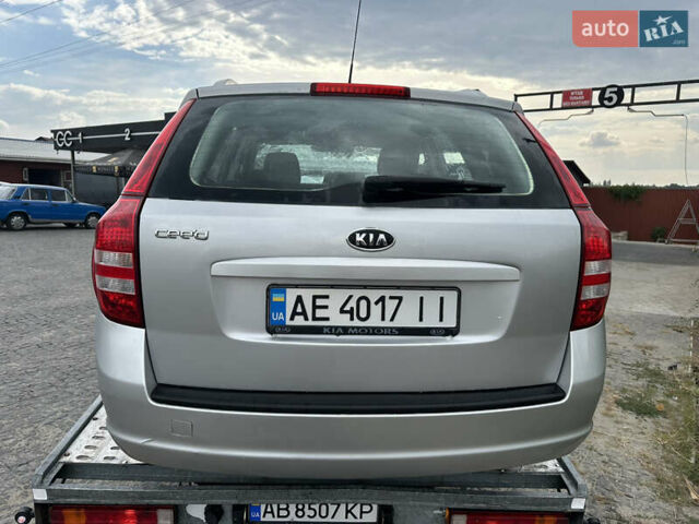 Серый Киа Сид, объемом двигателя 1.59 л и пробегом 281 тыс. км за 1650 $, фото 3 на Automoto.ua