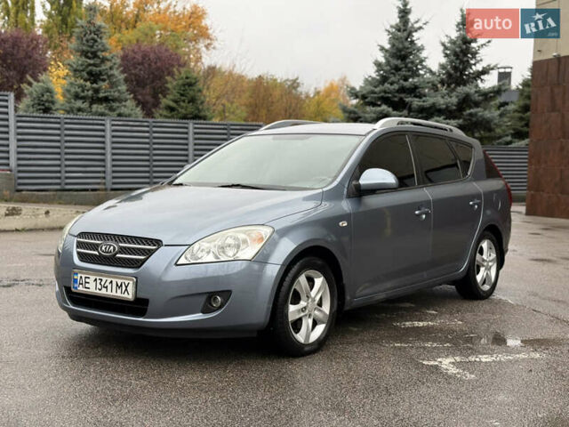 Киа Сид 2008 в Днепре (Днепропетровске) на Automoto.ua Серый Киа Сид, объемом двигателя 2 л и пробегом 92 тыс. км за 6399 $, фото 2 на Automoto.ua