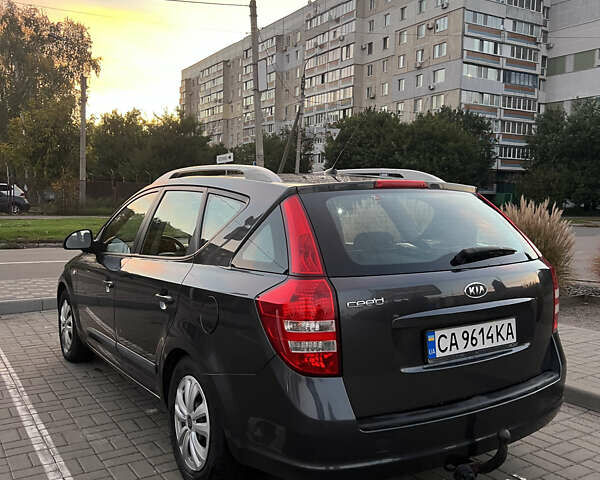 Киа Сид 2008 в Черкассах на Automoto.ua Серый Киа Сид, объемом двигателя 1.58 л и пробегом 165 тыс. км за 5700 $, фото 6 на Automoto.ua