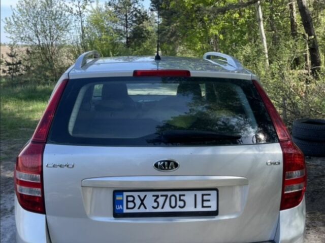 Киа Сид 2008 в Нетешине на Automoto.ua Серый Киа Сид, объемом двигателя 1.6 л и пробегом 224 тыс. км за 5600 $, фото 1 на Automoto.ua