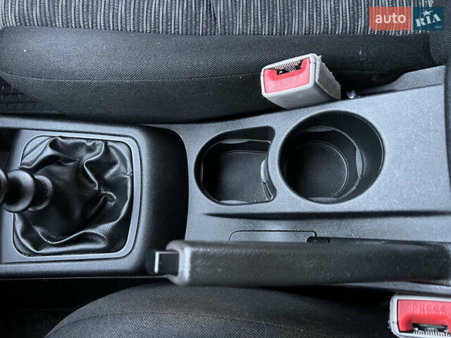 Серый Киа Сид, объемом двигателя 1.59 л и пробегом 249 тыс. км за 6250 $, фото 37 на Automoto.ua