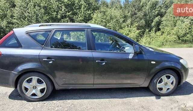 Серый Киа Сид, объемом двигателя 1.98 л и пробегом 233 тыс. км за 7400 $, фото 4 на Automoto.ua