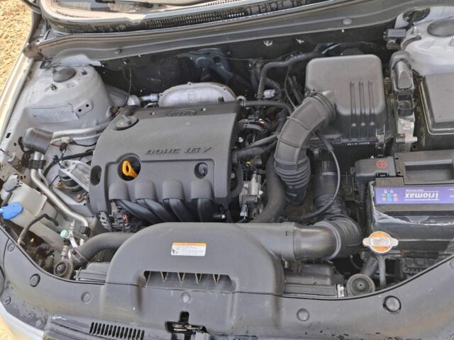 Сірий Кіа Сід, об'ємом двигуна 0 л та пробігом 141 тис. км за 5100 $, фото 6 на Automoto.ua