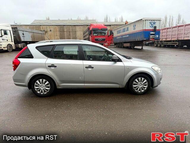 Серый Киа Сид, объемом двигателя 1.6 л и пробегом 333 тыс. км за 2700 $, фото 7 на Automoto.ua