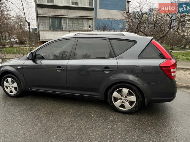 Серый Киа Сид, объемом двигателя 1.59 л и пробегом 249 тыс. км за 5100 $, фото 13 на Automoto.ua