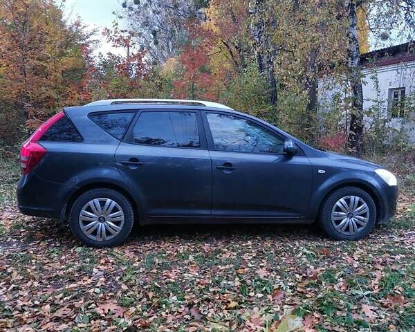Серый Киа Сид, объемом двигателя 1.6 л и пробегом 345 тыс. км за 5500 $, фото 9 на Automoto.ua