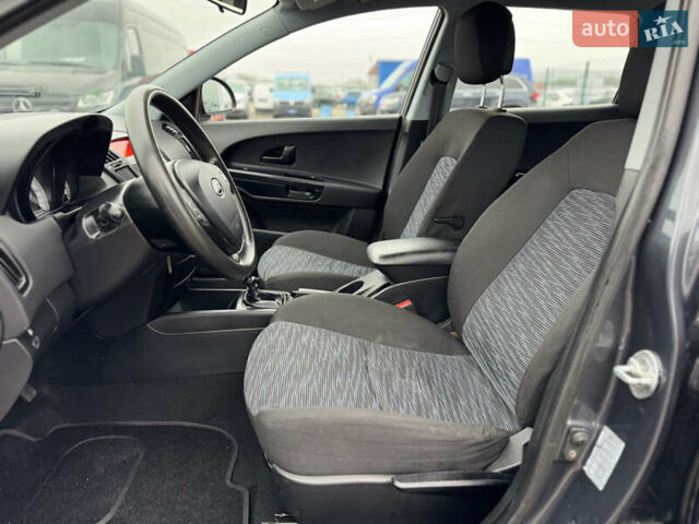 Серый Киа Сид, объемом двигателя 1.6 л и пробегом 216 тыс. км за 7300 $, фото 47 на Automoto.ua