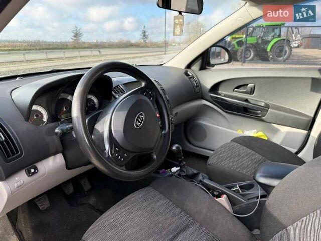 Серый Киа Сид, объемом двигателя 1.6 л и пробегом 247 тыс. км за 5999 $, фото 13 на Automoto.ua