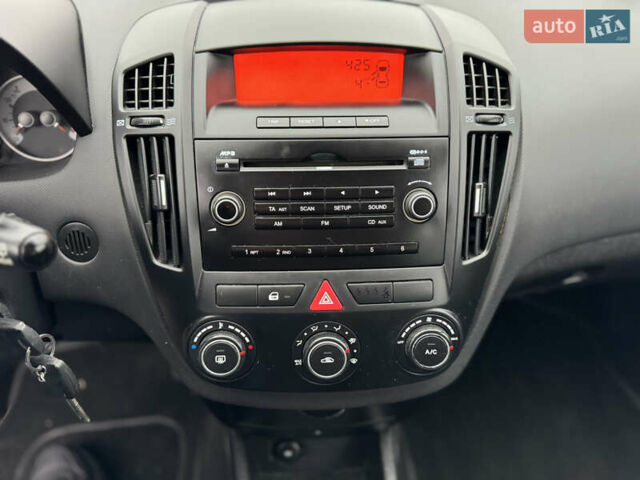 Серый Киа Сид, объемом двигателя 1.6 л и пробегом 216 тыс. км за 7300 $, фото 54 на Automoto.ua