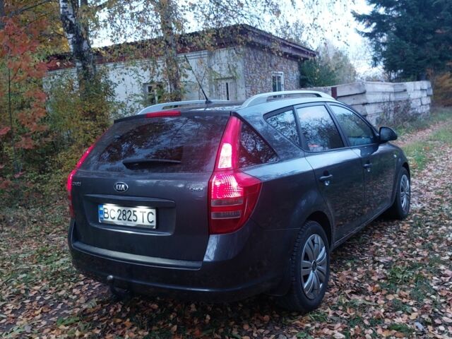 Серый Киа Сид, объемом двигателя 1.6 л и пробегом 345 тыс. км за 5500 $, фото 3 на Automoto.ua