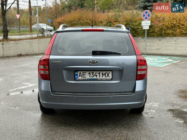Киа Сид 2008 в Днепре (Днепропетровске) на Automoto.ua Серый Киа Сид, объемом двигателя 2 л и пробегом 92 тыс. км за 6399 $, фото 4 на Automoto.ua