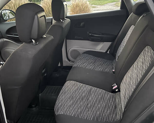 Киа Сид 2008 в Черкассах на Automoto.ua Серый Киа Сид, объемом двигателя 1.58 л и пробегом 165 тыс. км за 5700 $, фото 9 на Automoto.ua