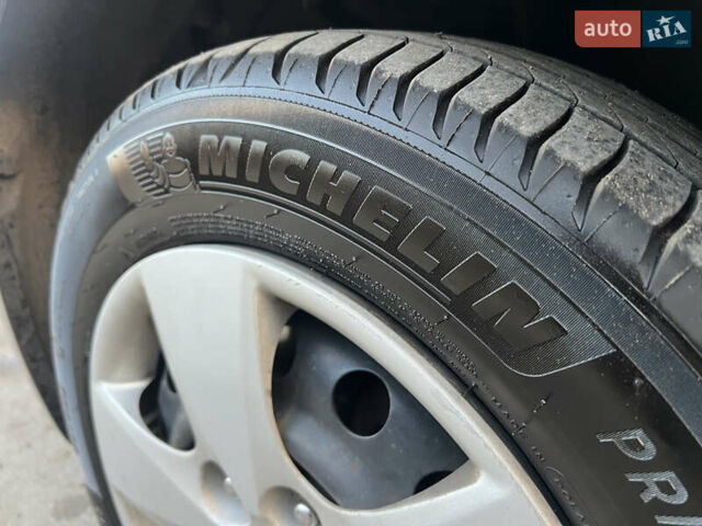 Серый Киа Сид, объемом двигателя 1.59 л и пробегом 249 тыс. км за 6250 $, фото 63 на Automoto.ua