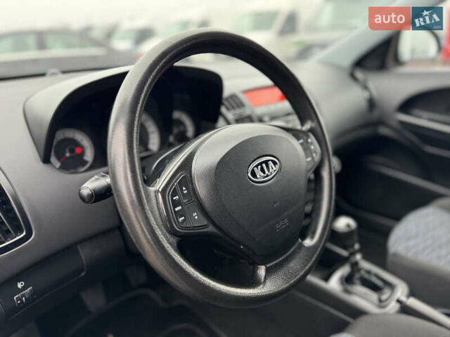 Серый Киа Сид, объемом двигателя 1.6 л и пробегом 216 тыс. км за 7300 $, фото 48 на Automoto.ua