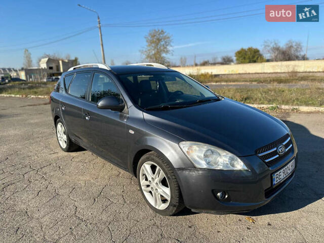 Серый Киа Сид, объемом двигателя 1.6 л и пробегом 308 тыс. км за 6100 $, фото 3 на Automoto.ua