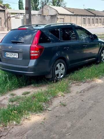 Серый Киа Сид, объемом двигателя 1.6 л и пробегом 230 тыс. км за 5200 $, фото 2 на Automoto.ua