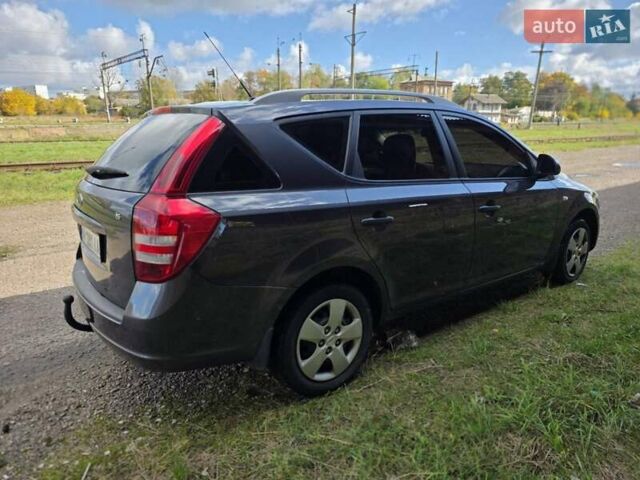 Серый Киа Сид, объемом двигателя 1.58 л и пробегом 246 тыс. км за 5300 $, фото 6 на Automoto.ua